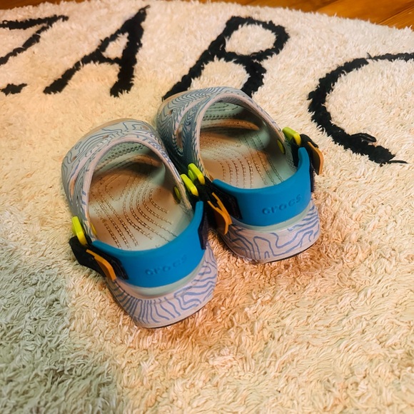 Kid Crocs 💙 - Picture 3 of 3